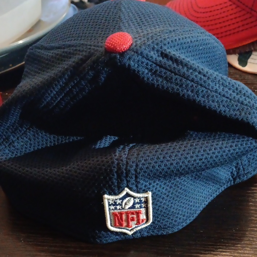 NE Patriots New Era Blue and Red Game Cap Fitted Size Medium - Picture 2 of 3